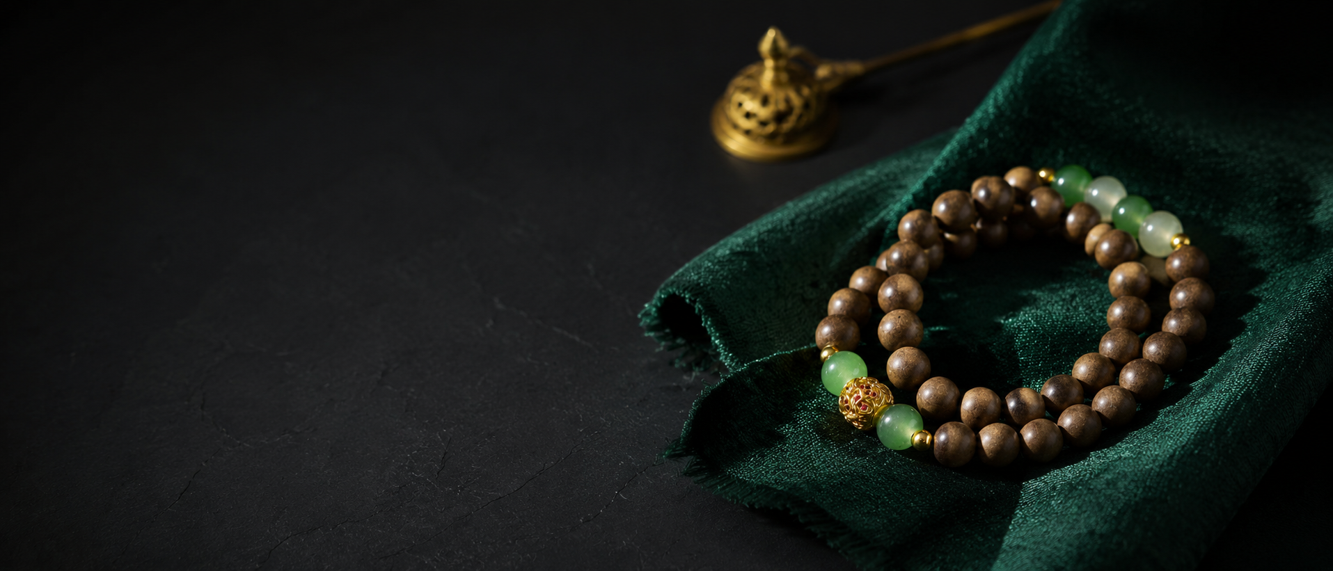 “Spring Mountain Jade" Botanical Scented Mala Bracelet | White Tea & Sandalwood